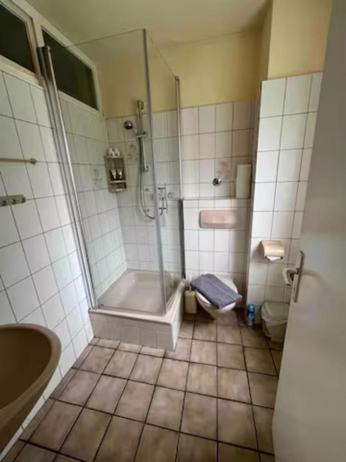 Zimmer In Koeln Esterno foto